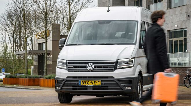 Volkswagen Bedrijfswagens levert maatwerk met e-Crafter voor luxe personen- en rolstoelvervoer