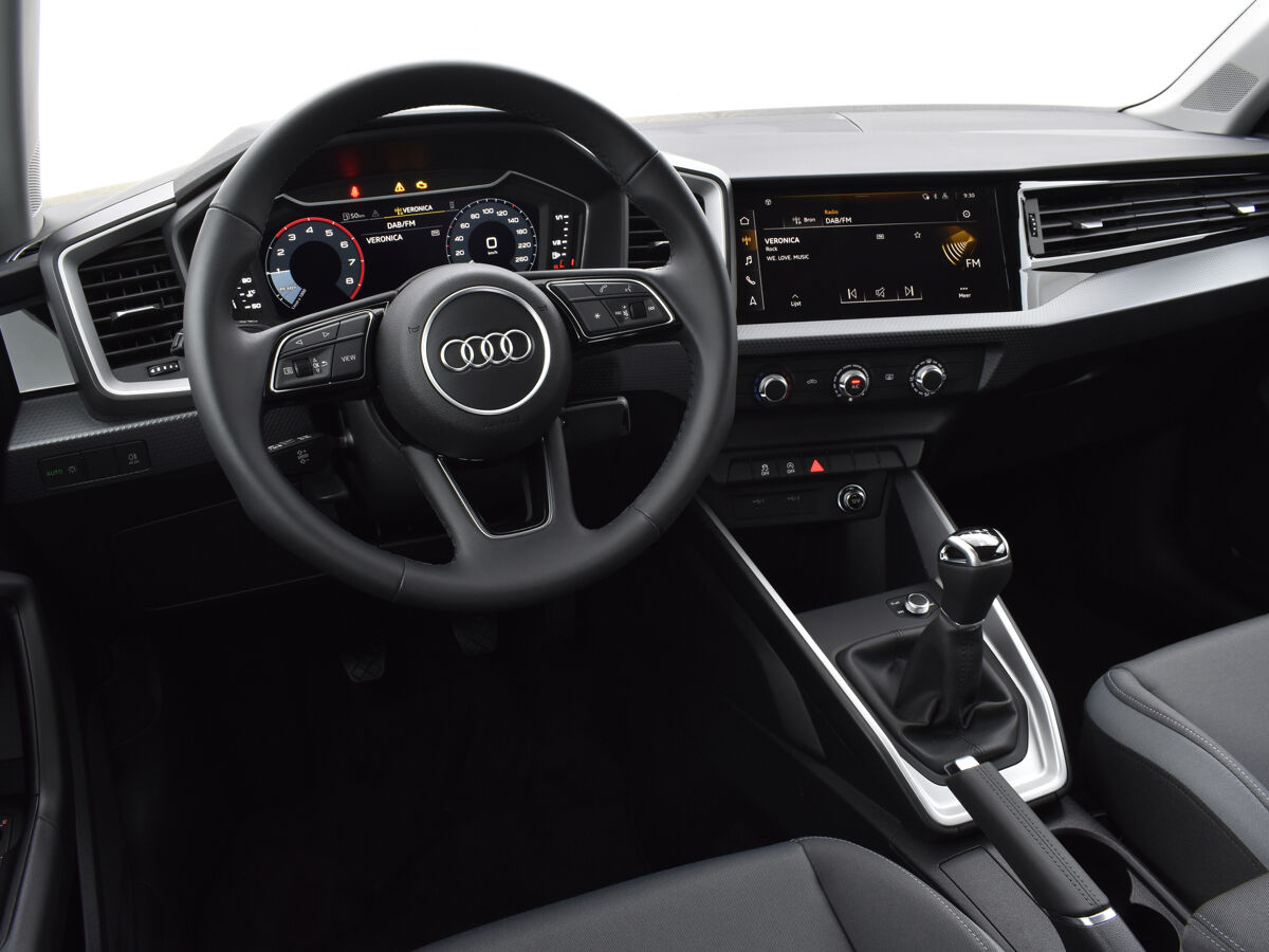 Audi A1 Sportback Sportback 30 TFSI Advanced Edition 110 PK | 17'' LM Velgen | Optiekpakket zwart | Hill hold assist | Parkeerhulp achter | Sportstoelen voorin | *NIEUW* (163088)