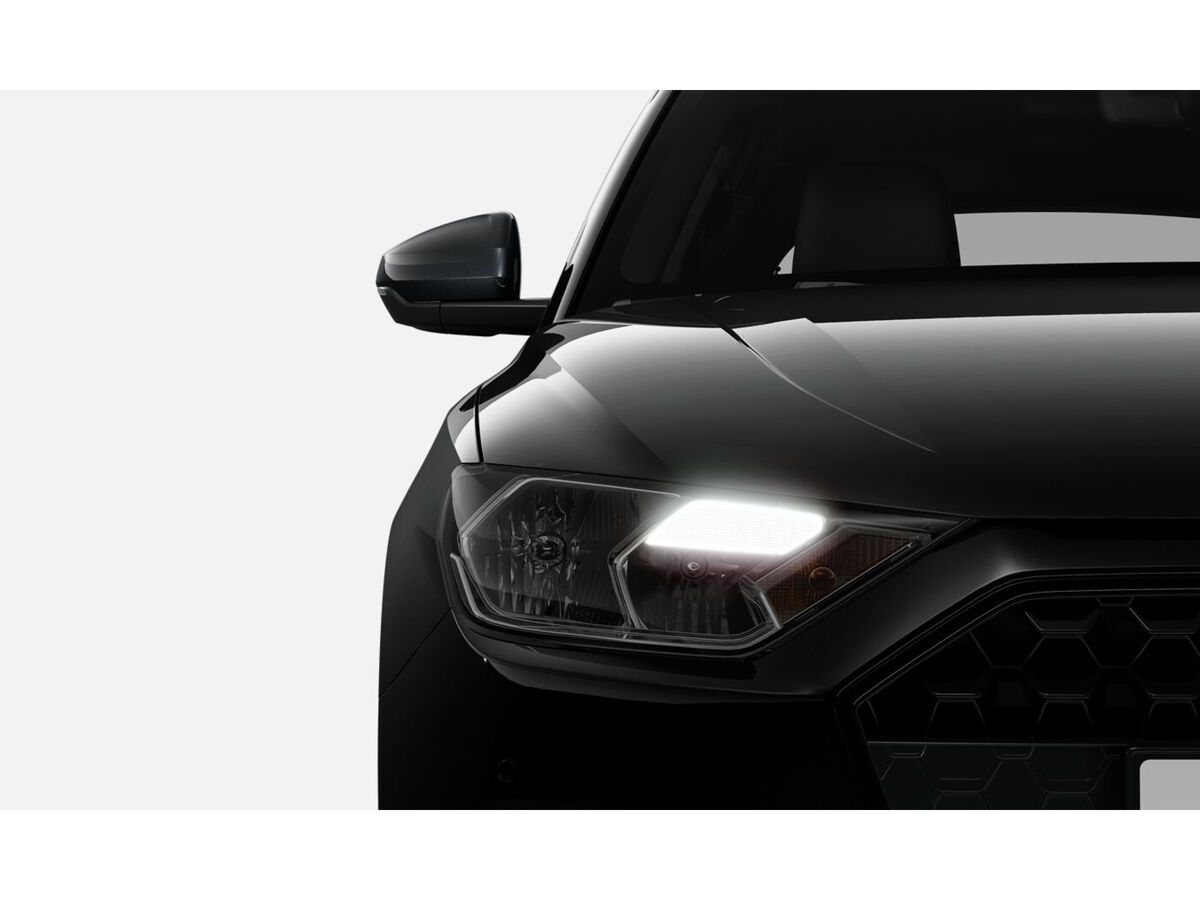 Audi A1 Sportback Sportback 25 TFSI Advanced Edition | 17'' LM Velgen | Parkeerhulp plus | Optiekpakket zwart | S line-achterspoiler | Zwart hemel | *NIEUW* (256605)