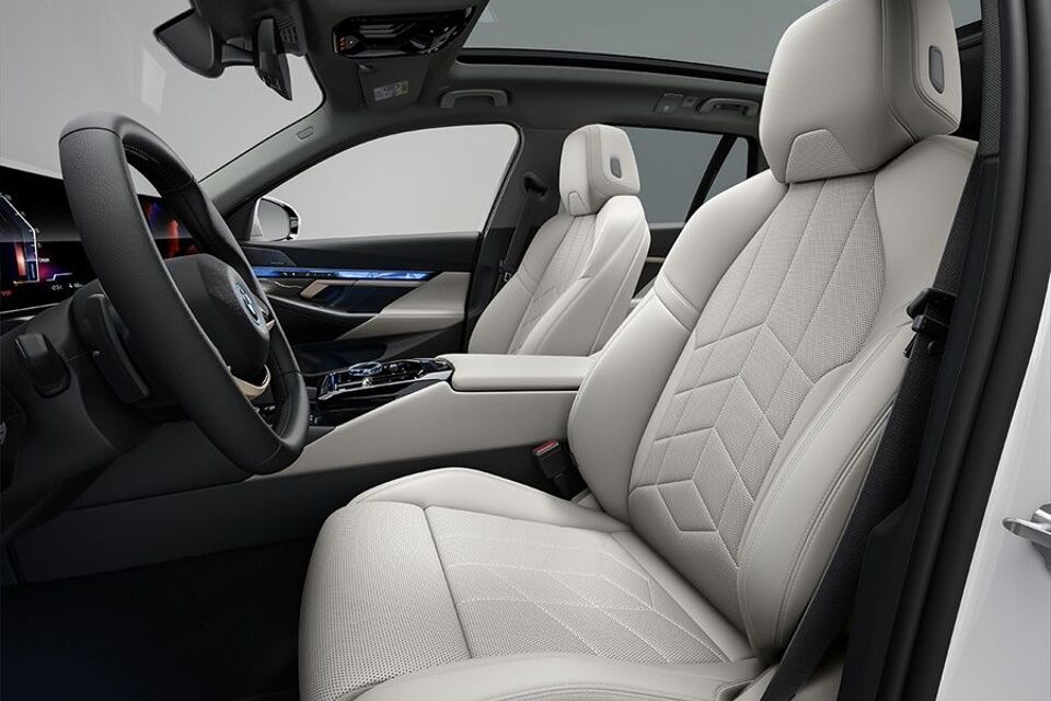 BMW i5 touring ev edrive 40 250kW aut 2024 – afbeelding 6 van 16