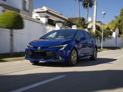 Toyota Corolla hev active 103kW aut 2024 – afbeelding 2 van 6