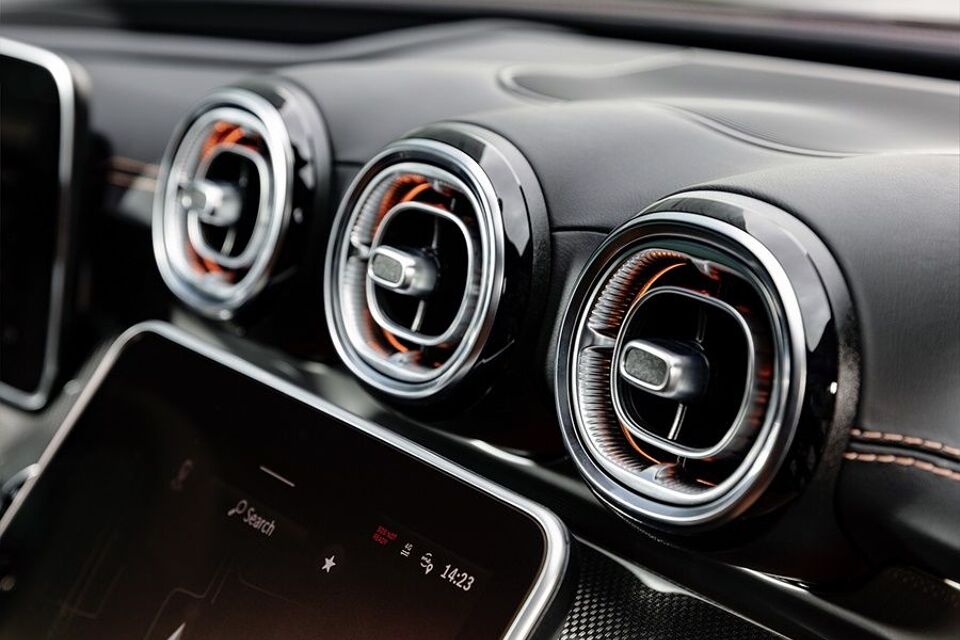 Mercedes C-klasse phev amg line 230kW 9g-tronic aut 2024 – afbeelding 10 van 12