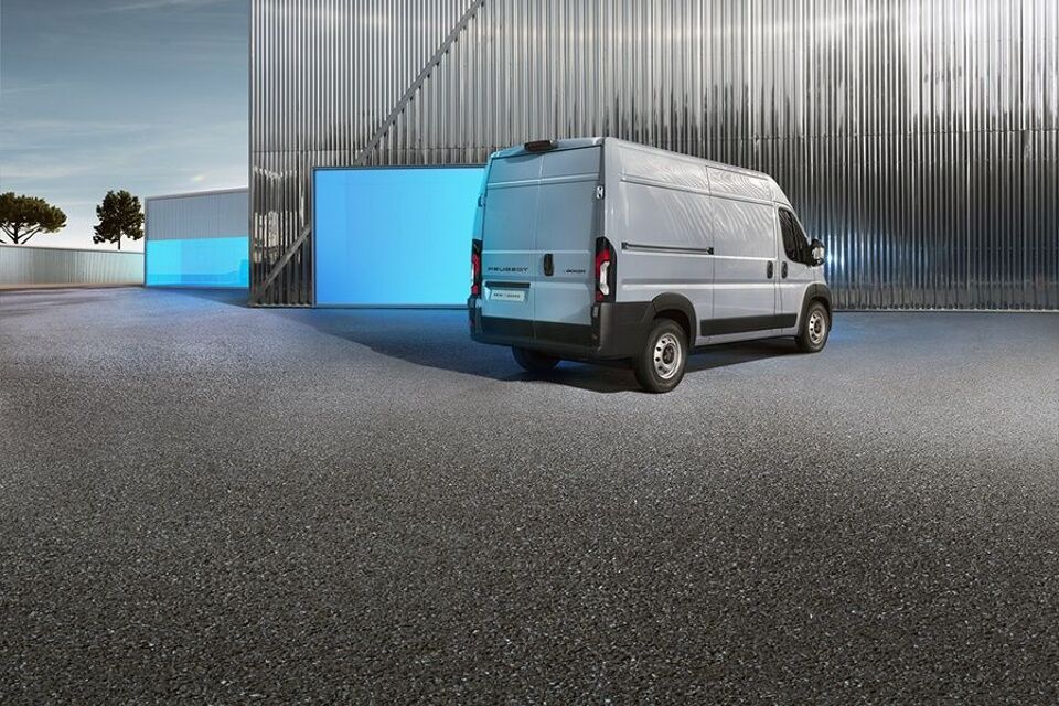 Peugeot Boxer 35 l2h2 140 s+s 103kW eat8 aut 2024 – afbeelding 3 van 4