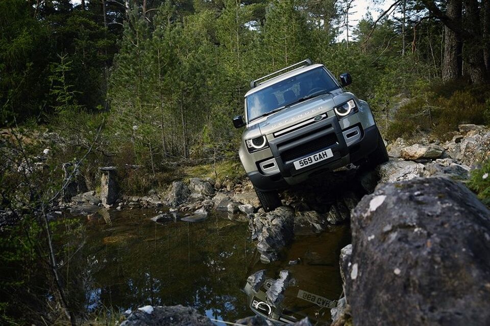 Land Rover Defender 90 mhev x-dynamic se awd 294kW aut 2024 – afbeelding 8 van 23