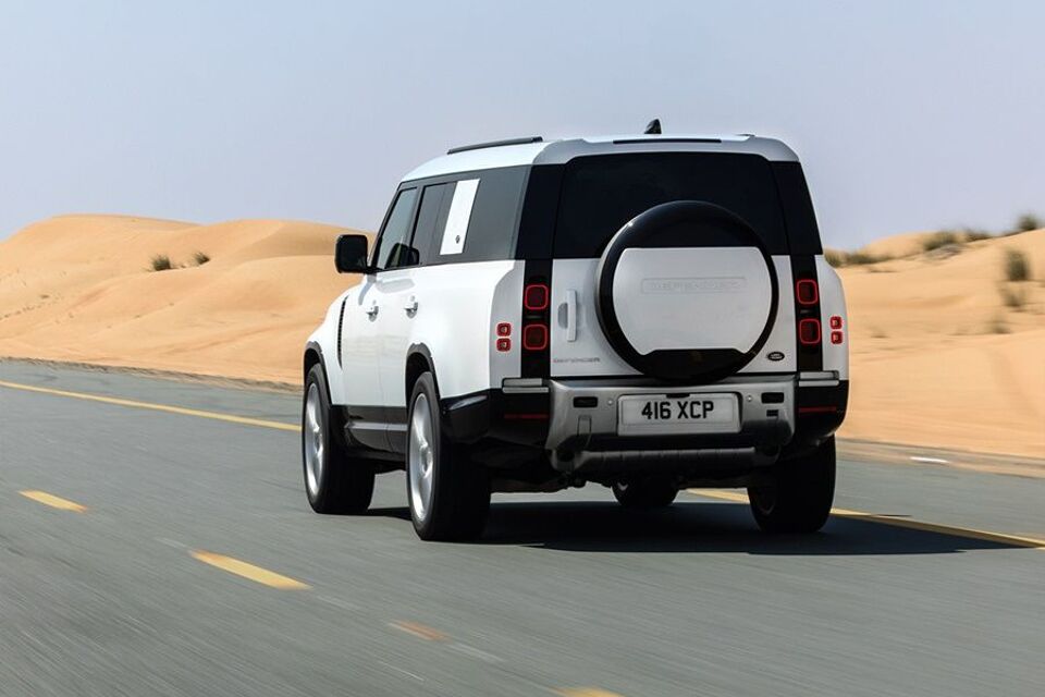 Land Rover Defender 130 mhev x-dynamic se 5p awd 294kW aut 2024 – afbeelding 3 van 24