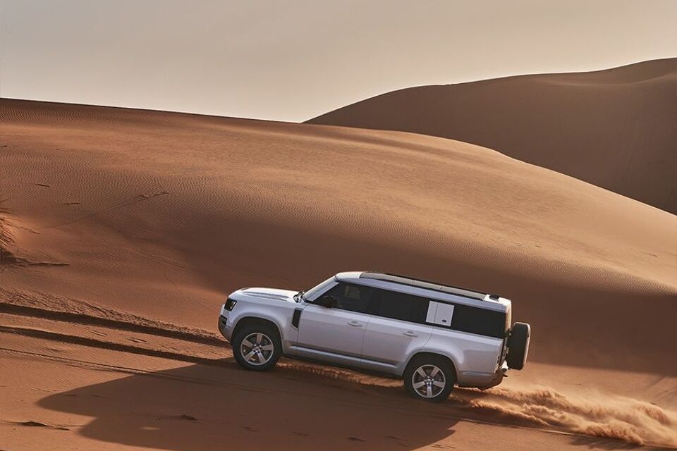 Land Rover Defender 130 mhev x-dynamic se 5p awd 294kW aut 2024 – afbeelding 6 van 24