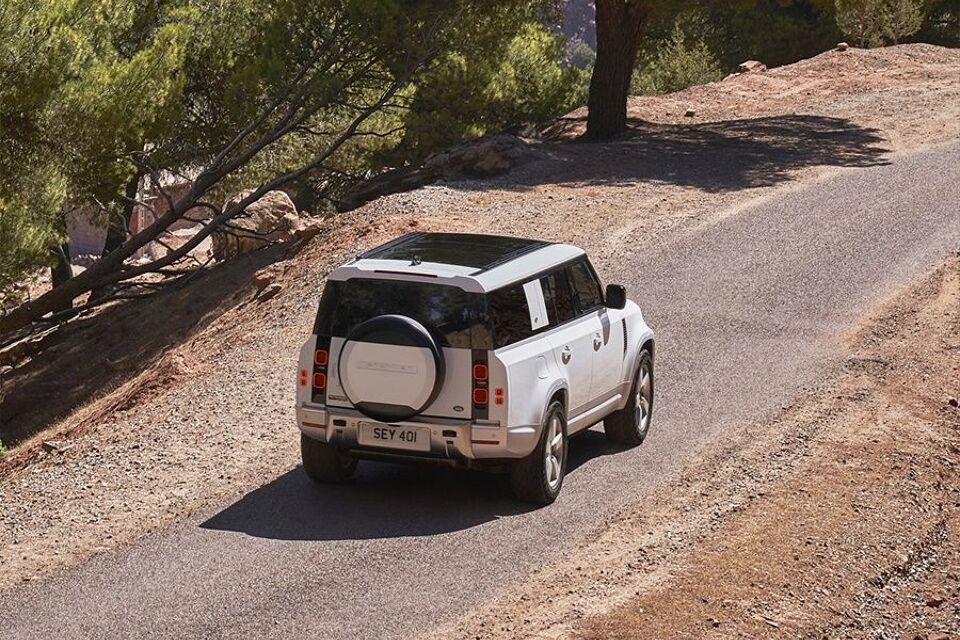 Land Rover Defender 130 mhev x-dynamic se 5p awd 294kW aut 2024 – afbeelding 22 van 24