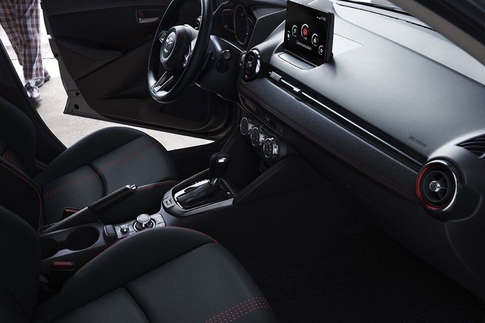 Mazda 2 mhev e-skyactiv-g centre-line 66kW 2024 – afbeelding 4 van 7