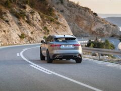 Jaguar F-Pace phev r-dynamic s 297kW awd aut 2024 – afbeelding 3 van 29