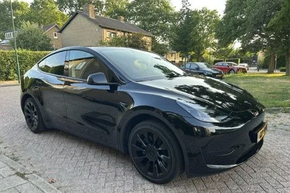 Tesla Model Y ev rwd aut 2024 – afbeelding 1 van 10