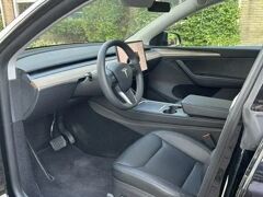 Tesla Model Y ev rwd aut 2024 – afbeelding 8 van 10